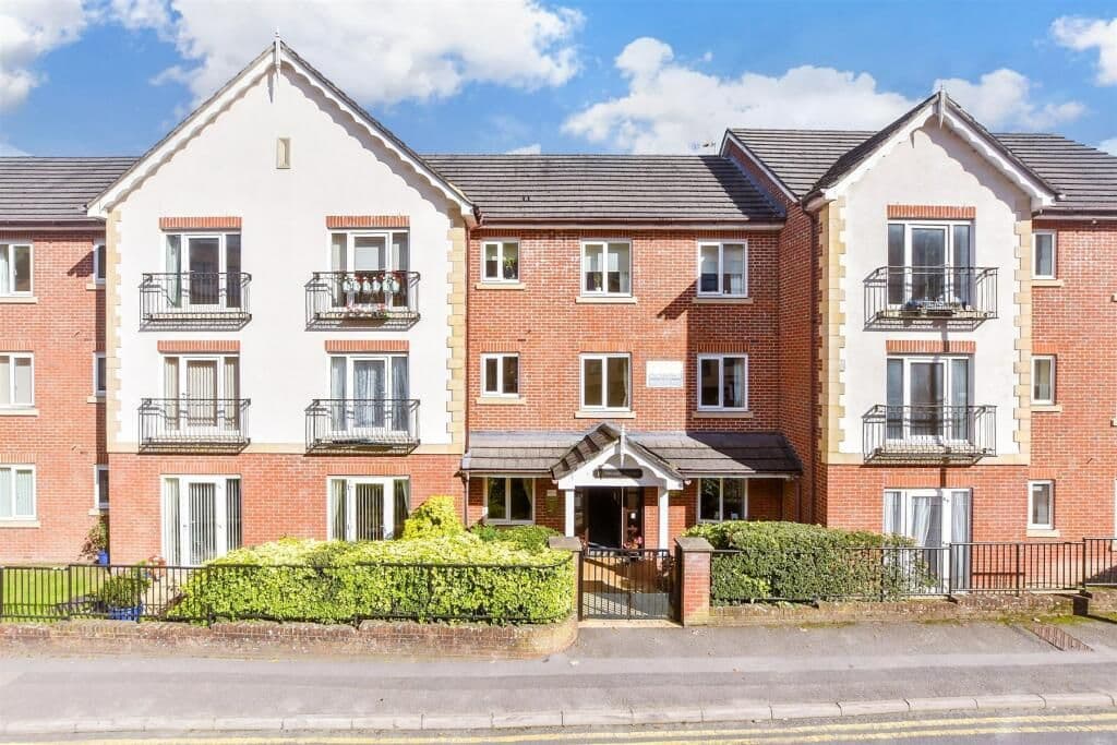 Highpoint Senior Living - Pegasus Court in Pegasus Court, Stafford Road, Caterham, CR3 6TD - 000