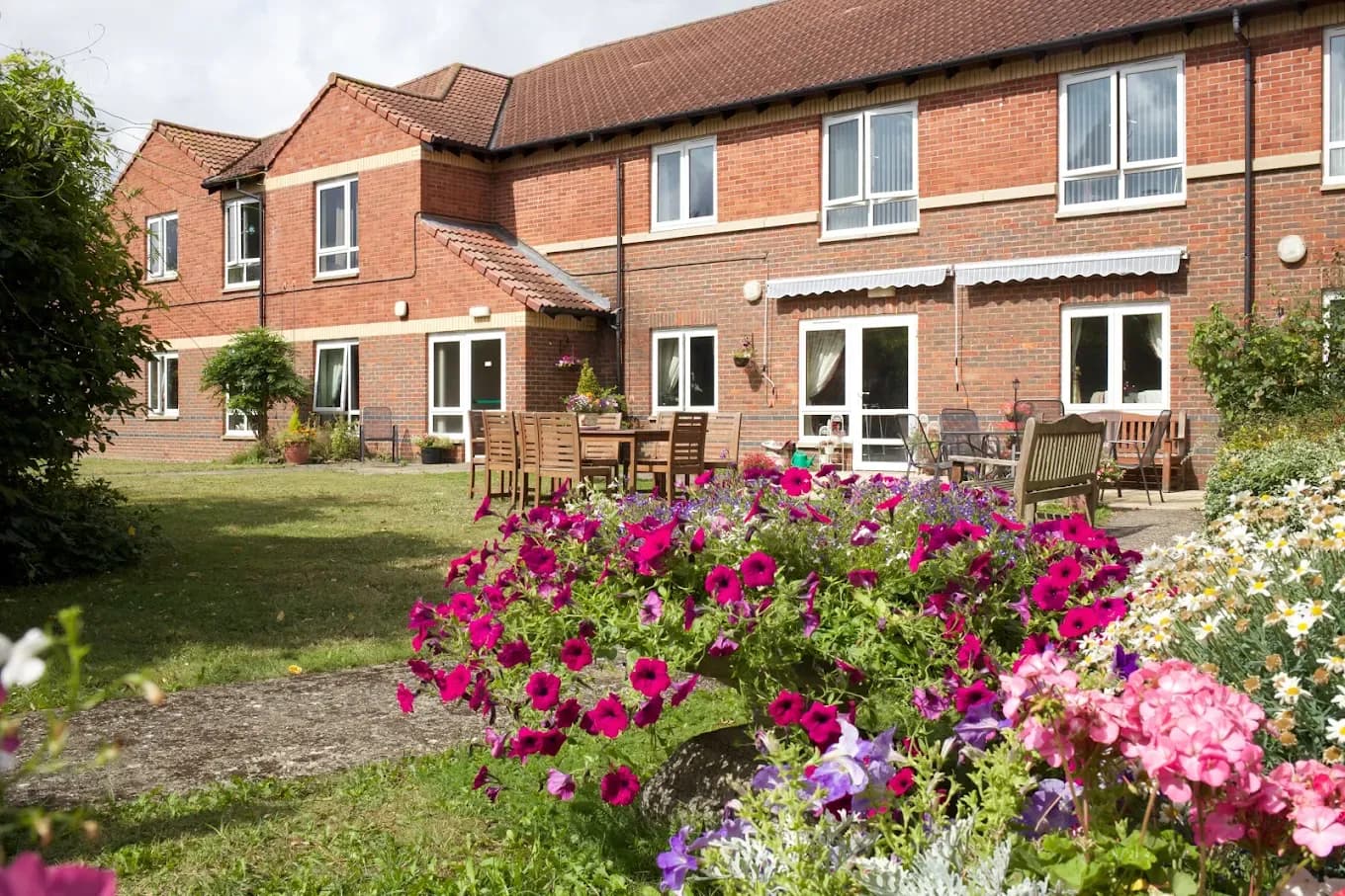 Agincare - The Chestnuts care home - 000