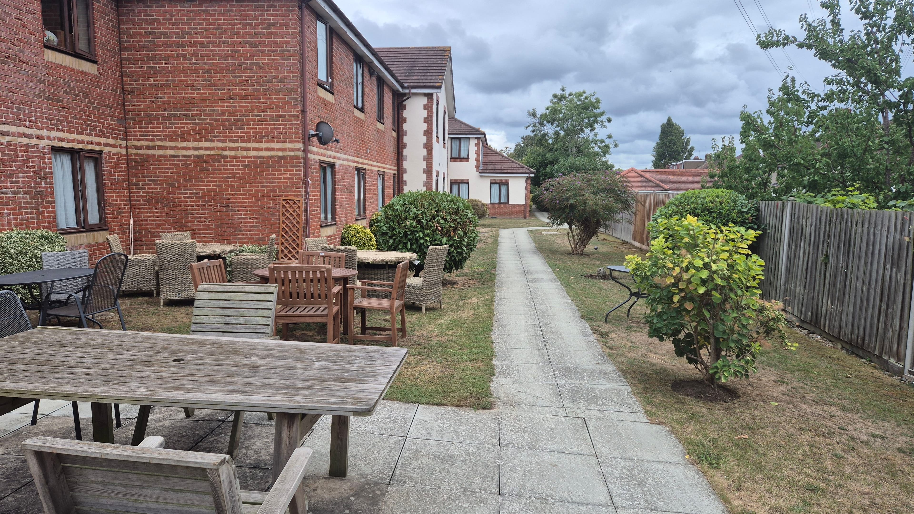 HC-One - Fieldway care home - 010