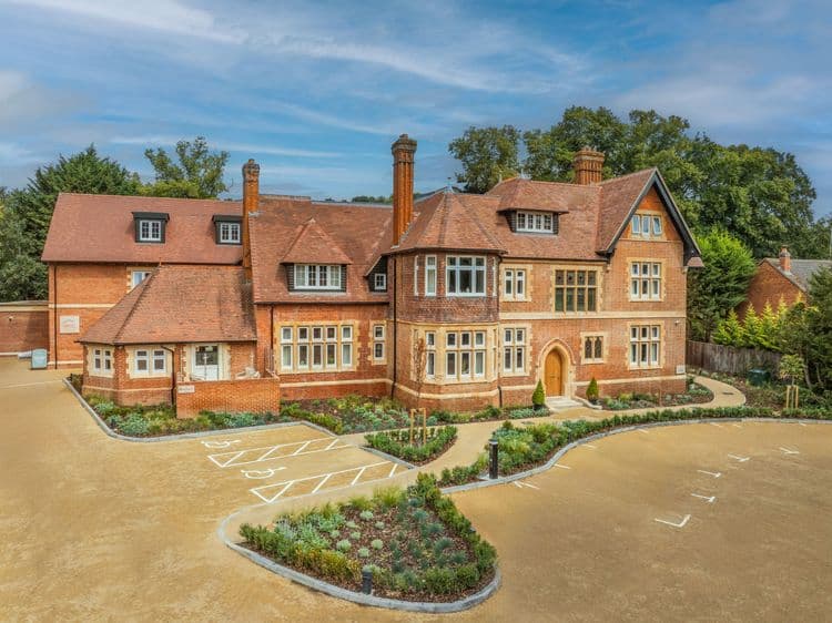 Cedar Lodge-main-image