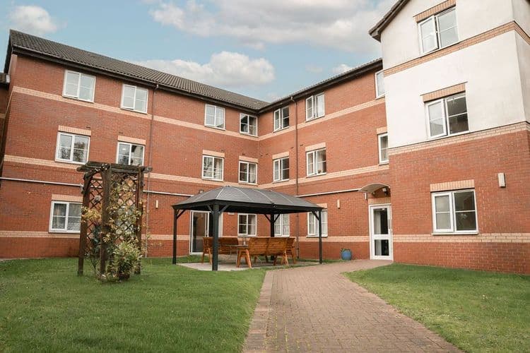 Hilltop Lodge-main-image