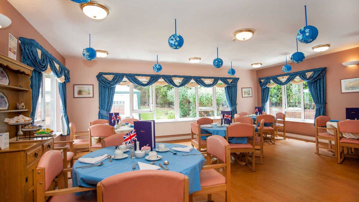 Anchor - Warren Farm Lodge care home - 002