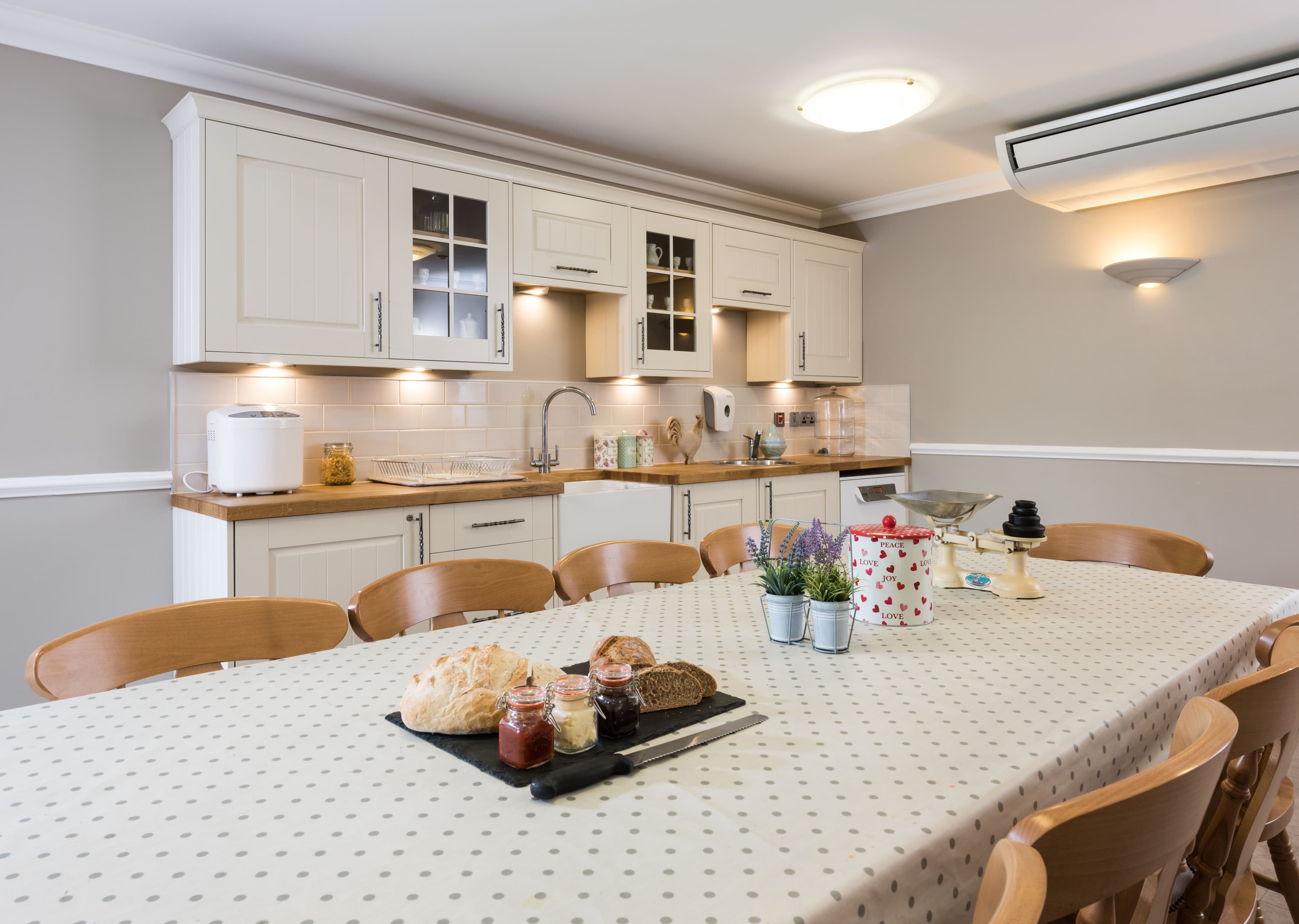 Hallmark Luxury Care Homes - Hallmark Greenhill Manor care home - 005