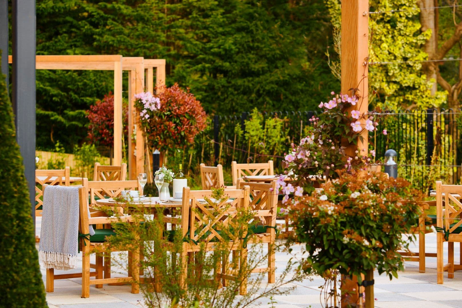 Hallmark Luxury Care Homes - Hallmark Willingdon Park Manor care home - 002