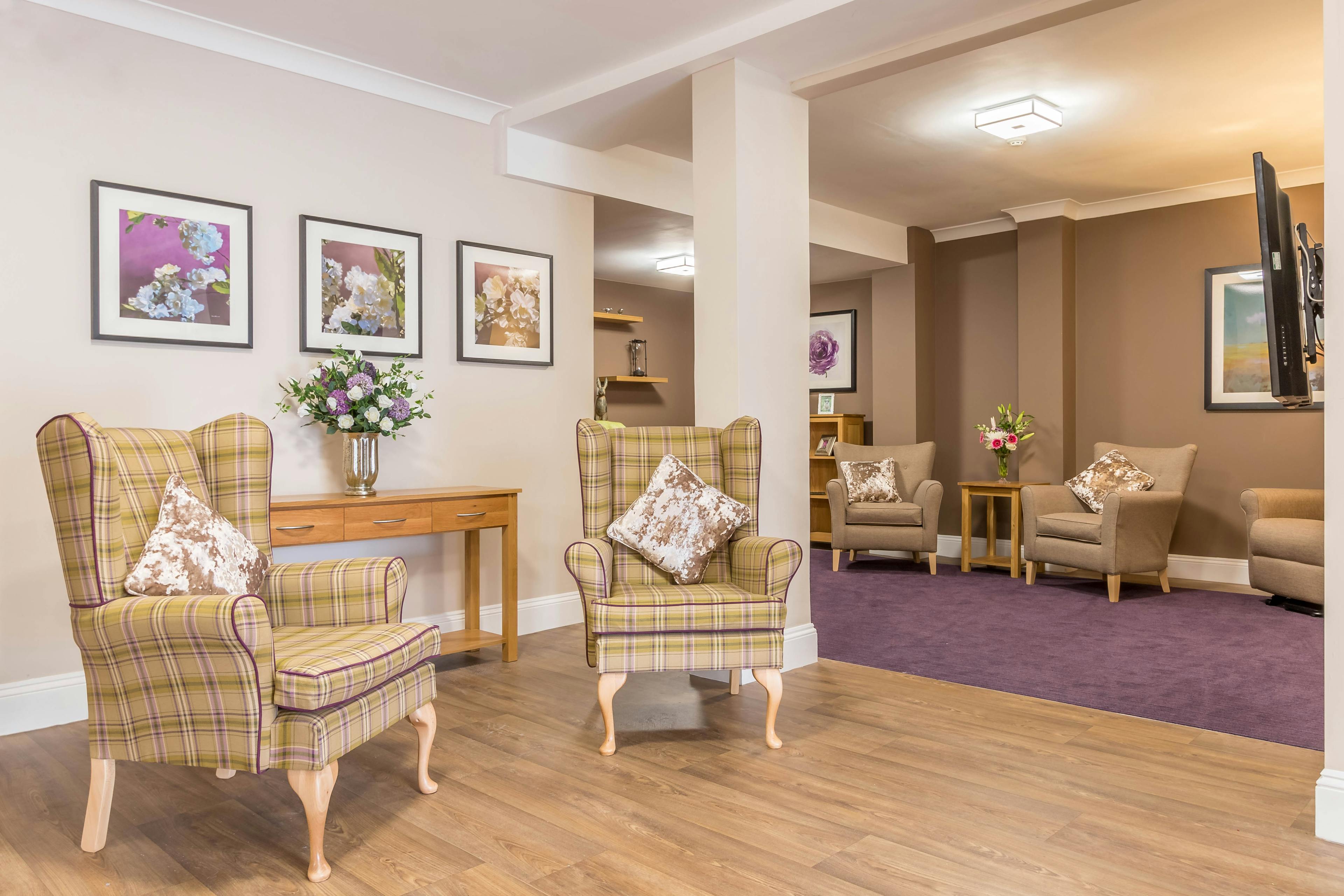 Barchester Healthcare - Chalfont Lodge care home 7