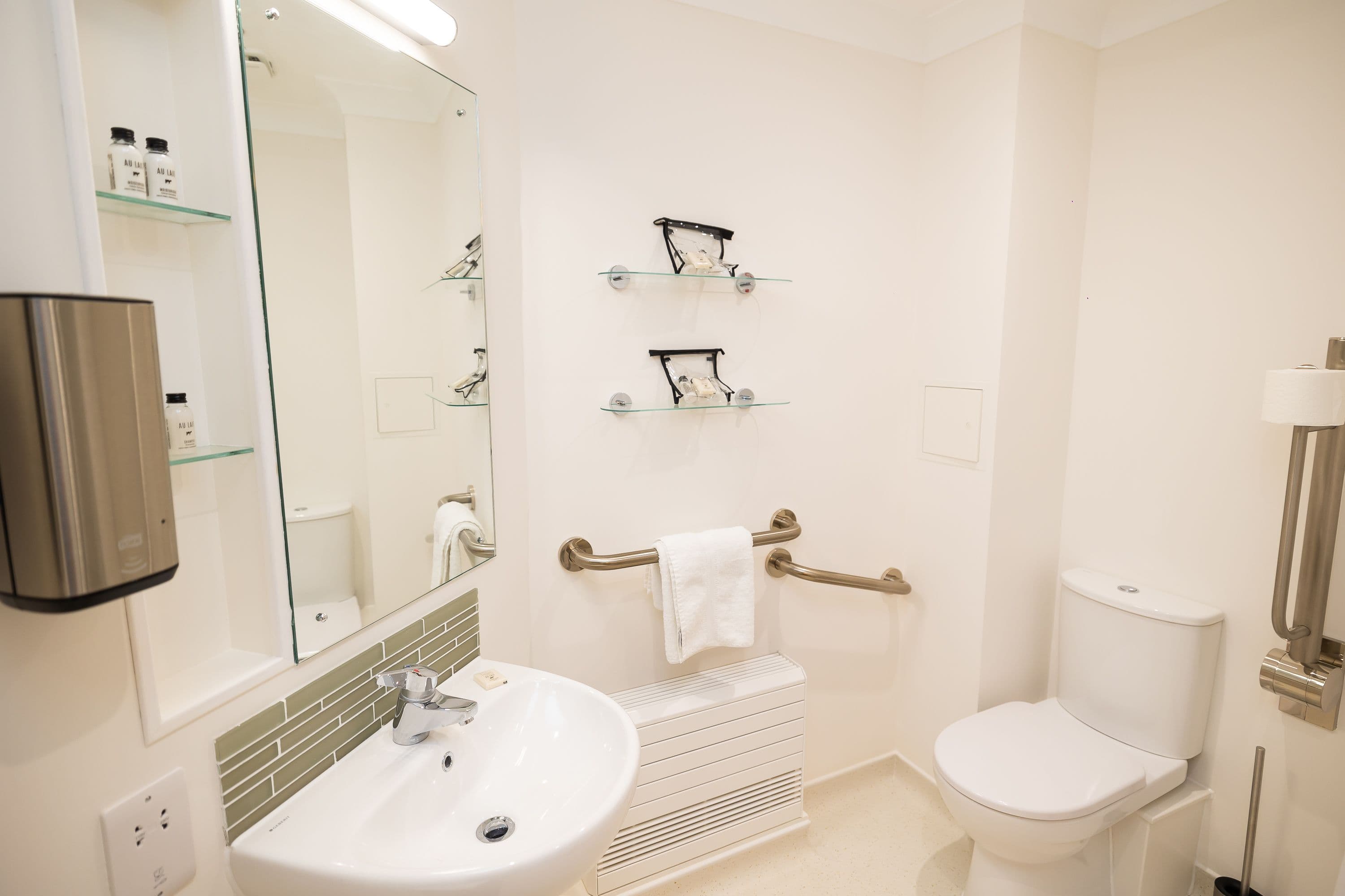 Elizabeth Finn Homes - Eversfield care home - 011