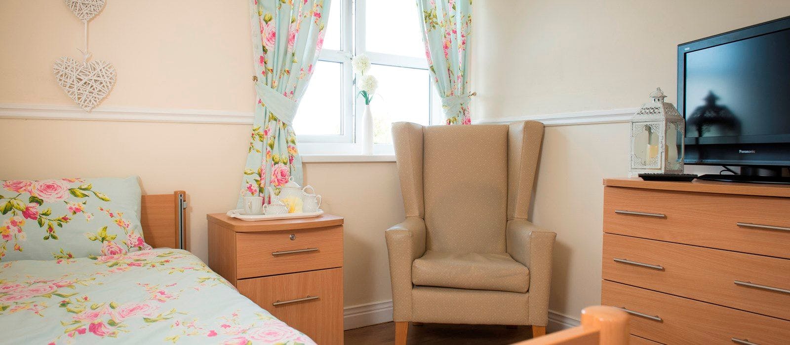 Four Seasons Health Care - Redwell Hills care home 2