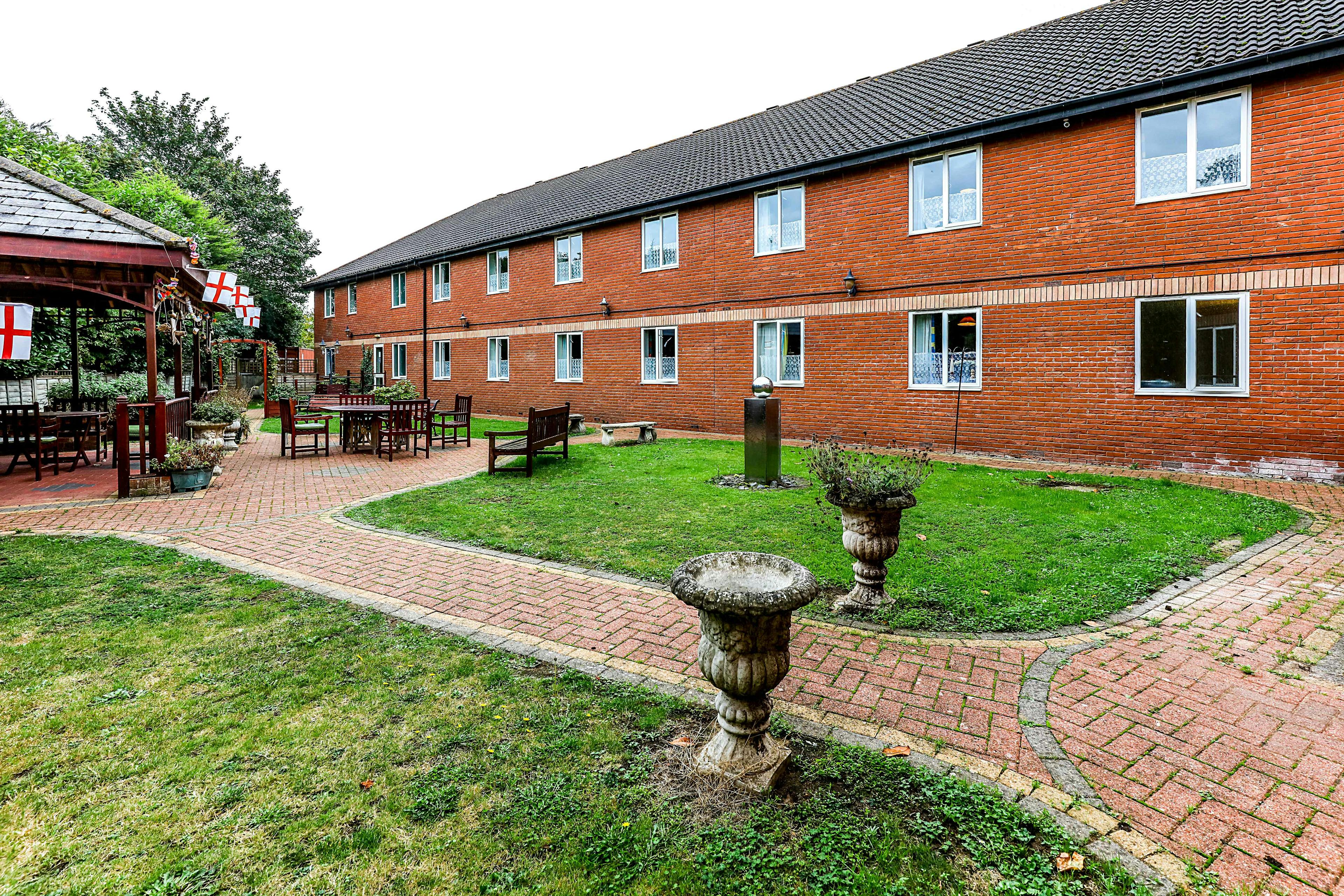 Minster Care Group - Grenville Court care home 12