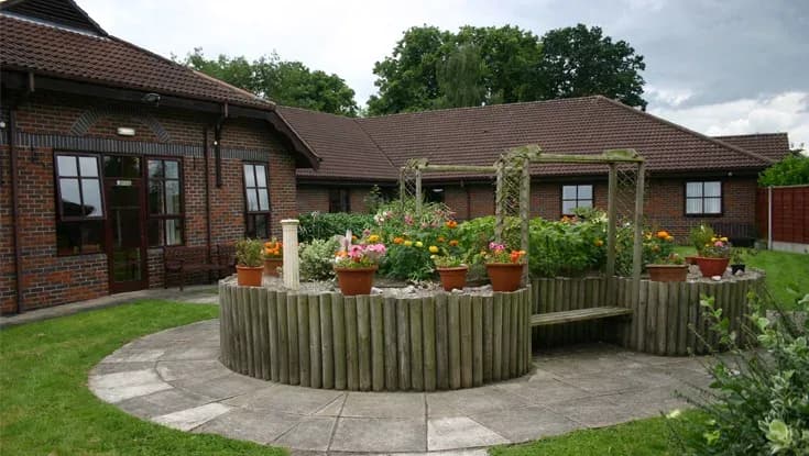 Hollymere House-main-image