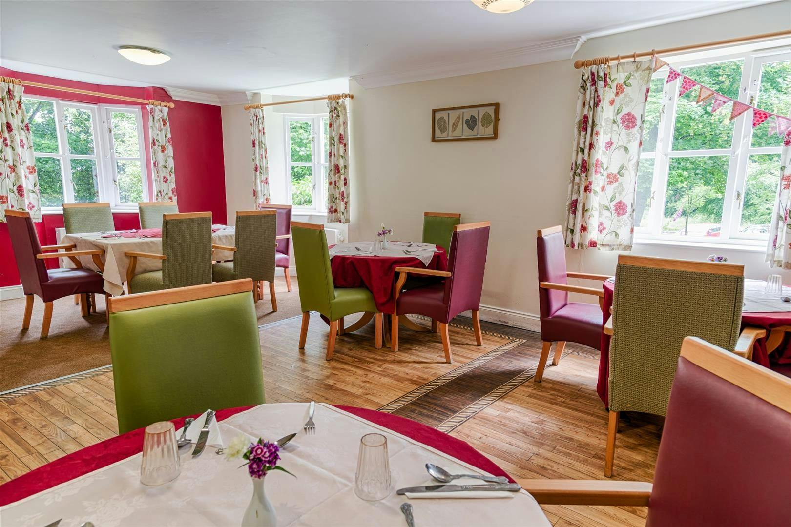 Barchester Healthcare - Hollyfields care home 4