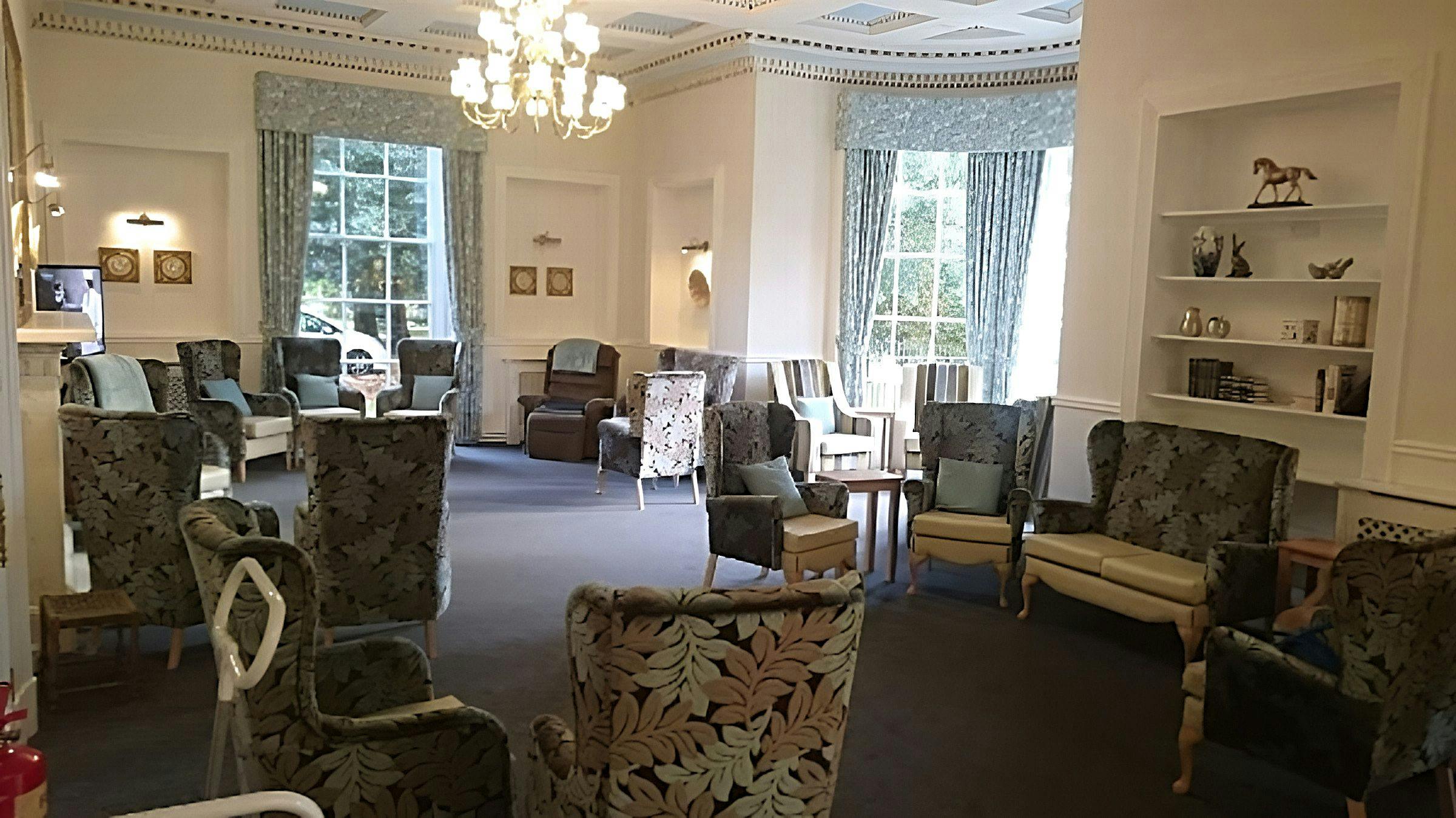 Harbour Healthcare - Kingswood Manor care home 3
