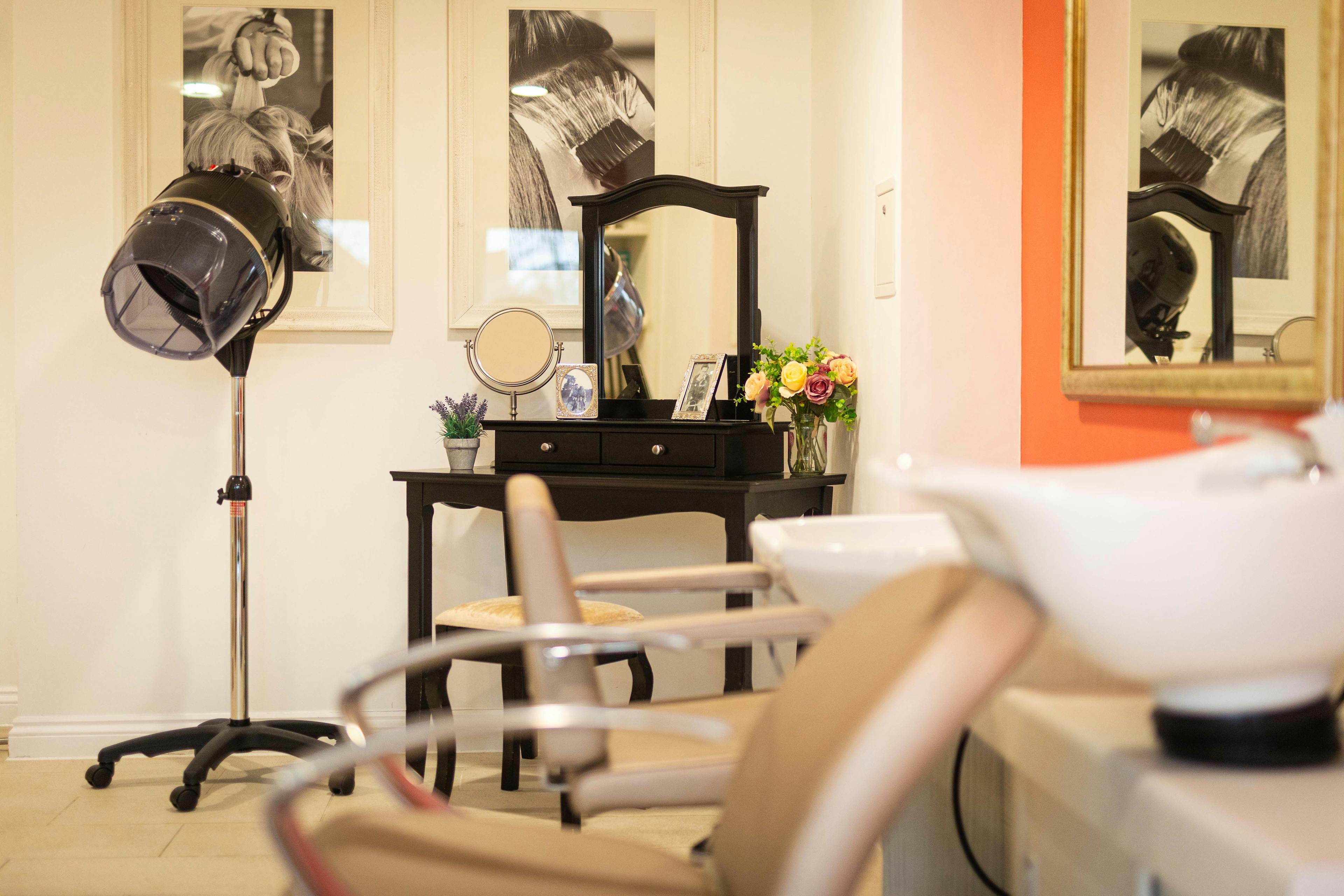 Salon of Wytham House care home in Oxfordshire