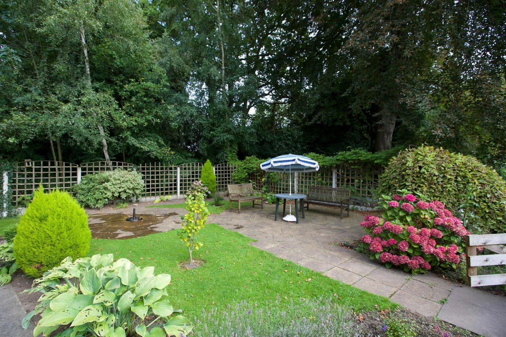 Garden of Sandiway Lodge in Cheshire 