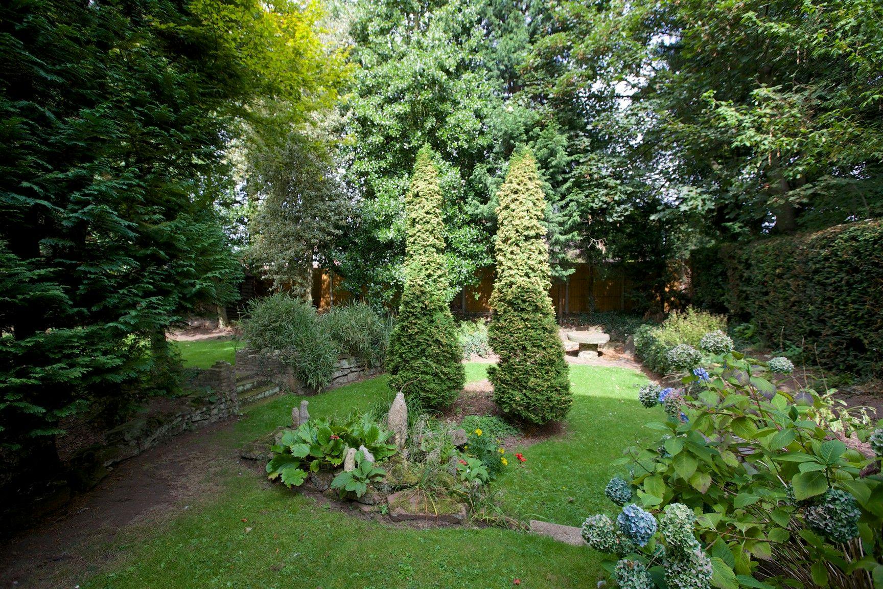 Garden of Sandiway Lodge in Cheshire 