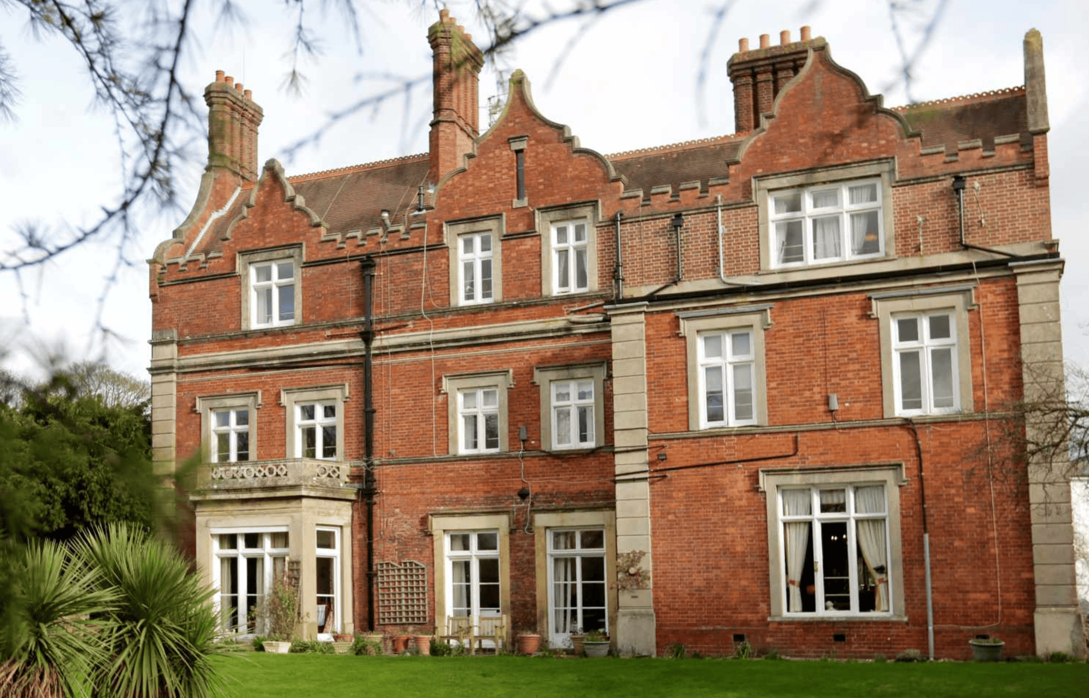 Exterior of Mount Ephraim House in Tunbridge Wells, Kent
