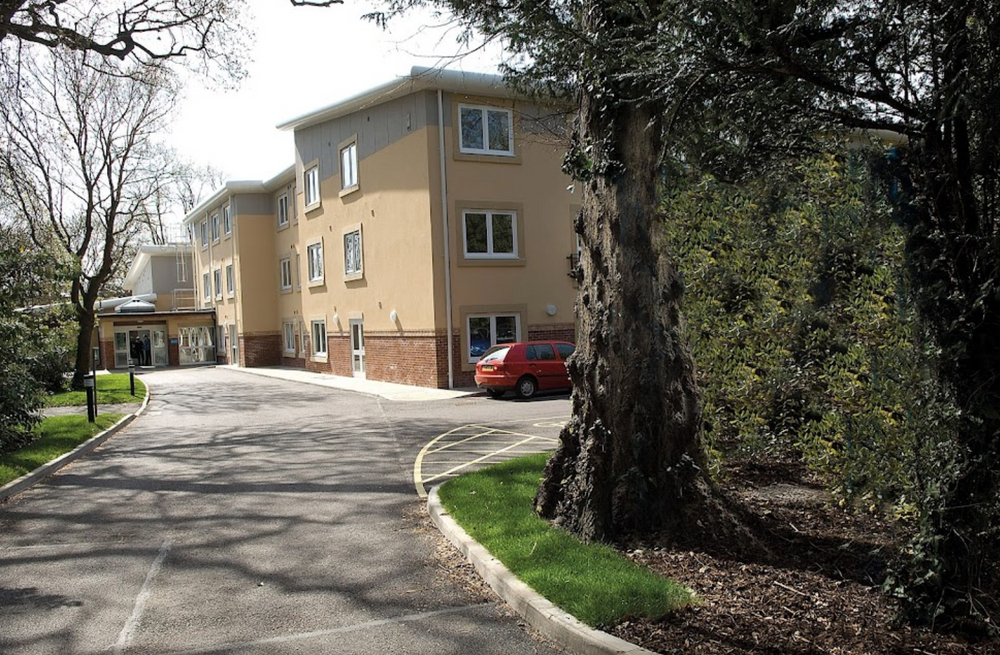 Exterior of Oak Lodge Care Home in Southampton, Hampshire