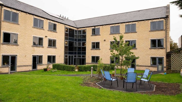 Savile Park-main-image