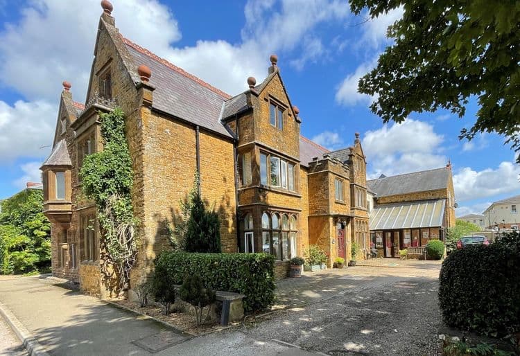 Fairholme House-main-image