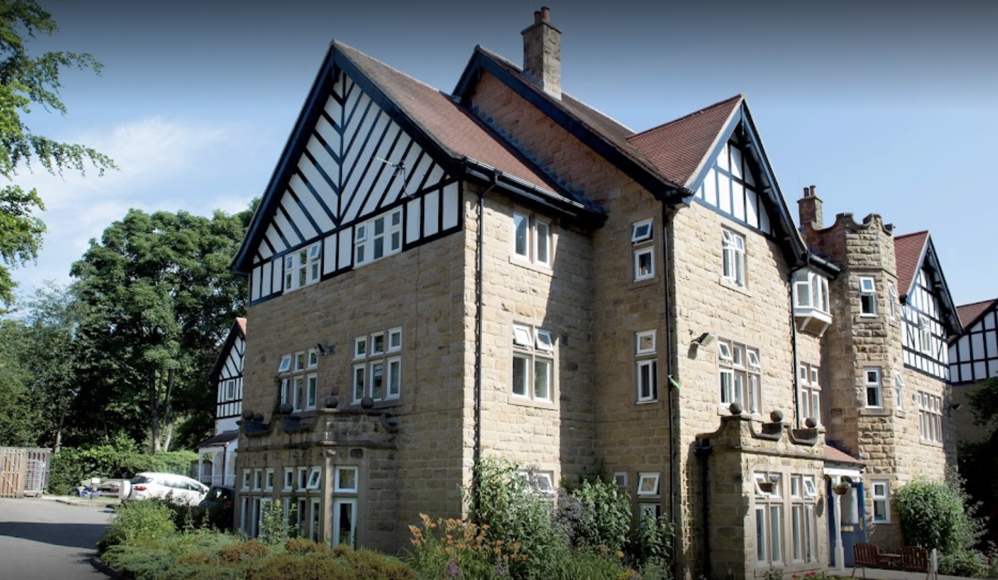 Exterior photo of Elmwood Care Home in Leeds