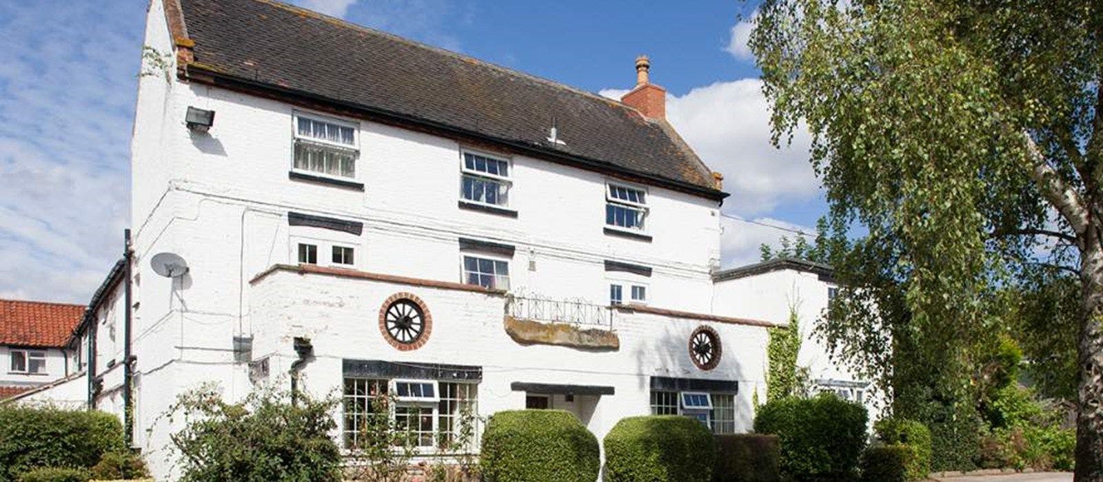 Exterior photo of Tudor Grange Care Home in Nottingham