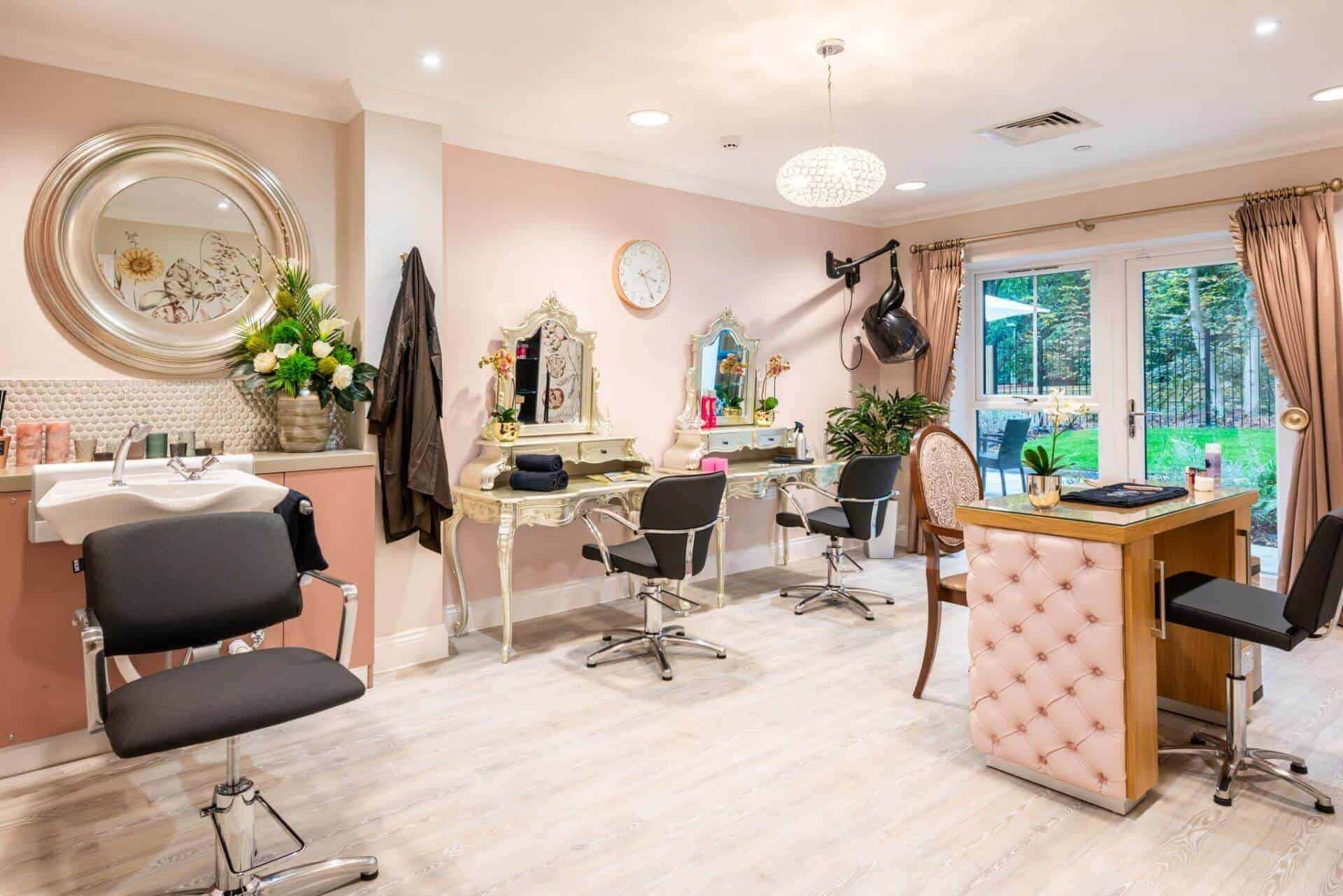 Cinnamon Care - Mornington Court care home 8