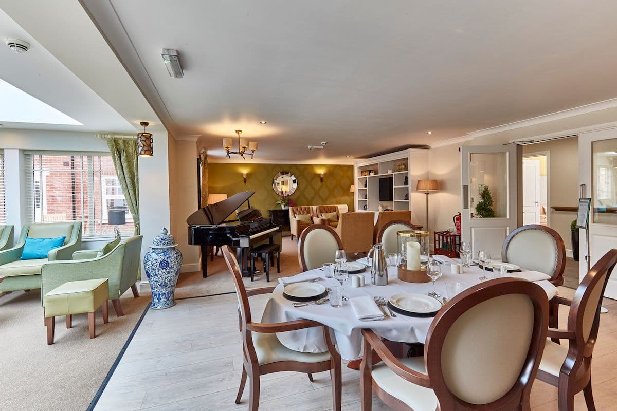 Country Court - Rose Lodge care home 4