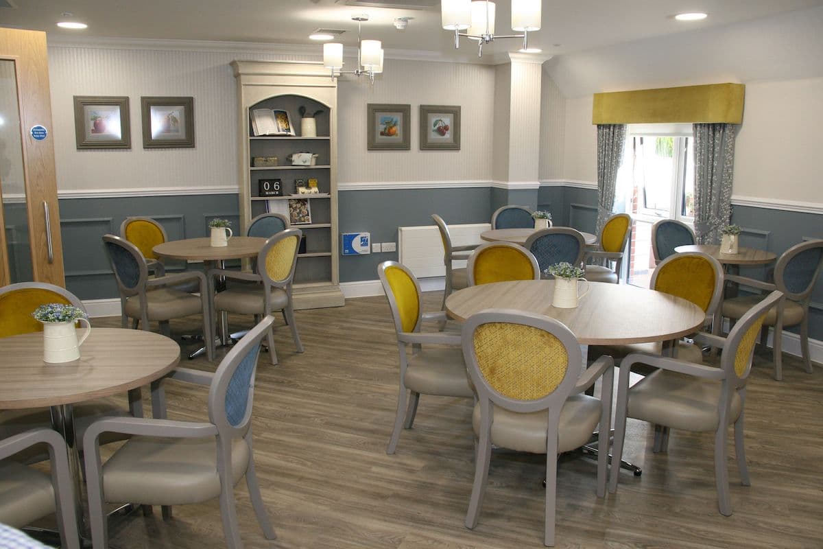 Country Court - The Grange care home 8