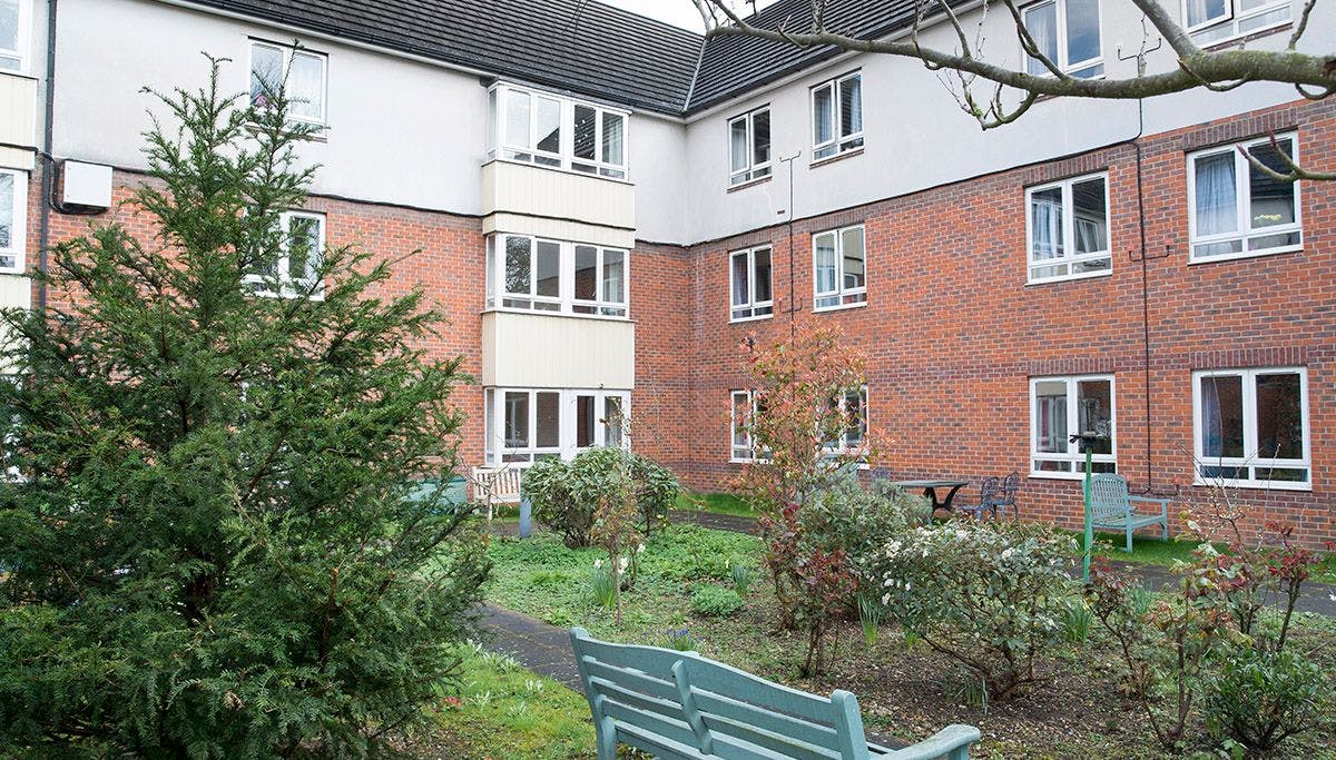 Country Court - Woodlands House care home 3