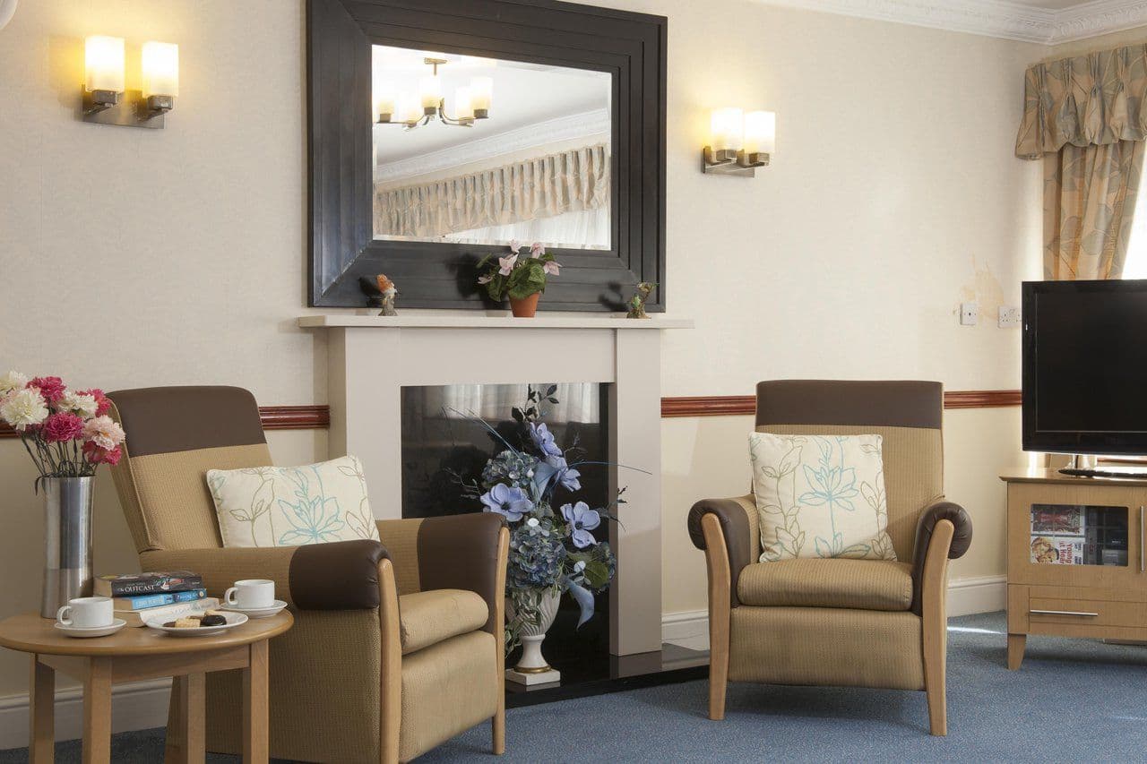 Four Seasons Health Care - Kingfisher House care home 2