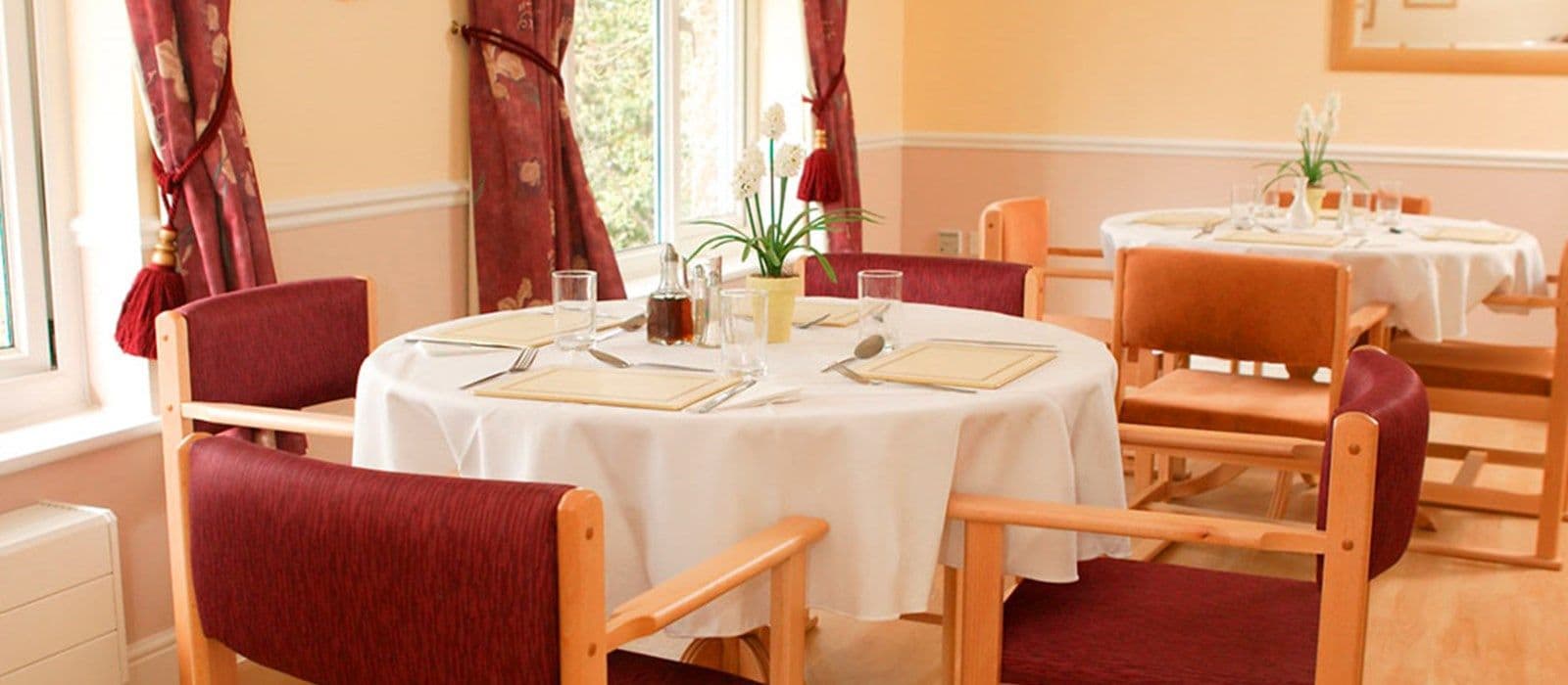 Four Seasons Health Care - Kingfisher House care home 4