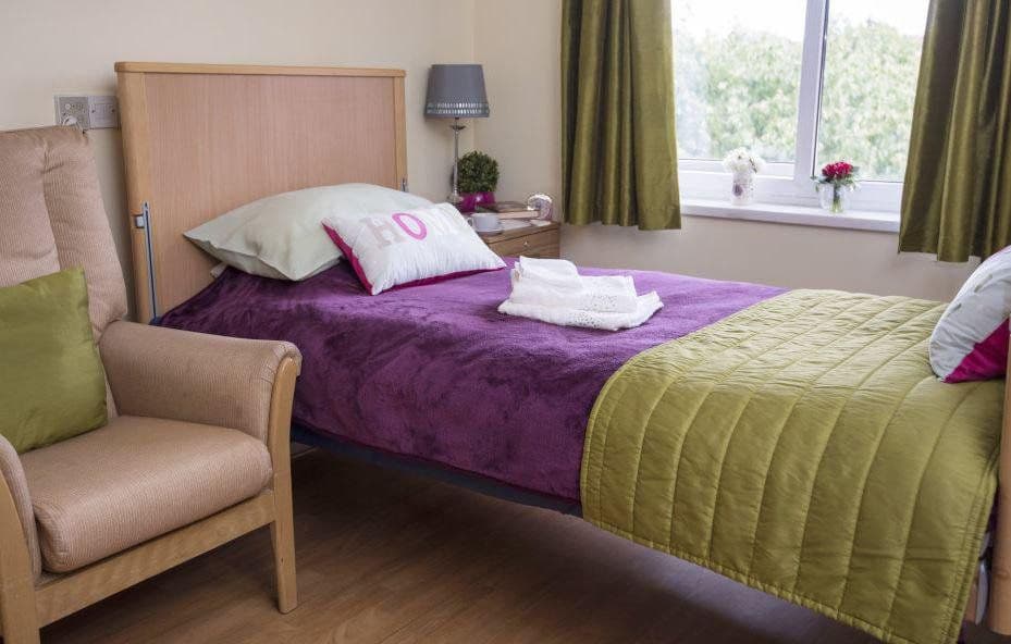 Four Seasons Health Care - Lansdowne care home 6