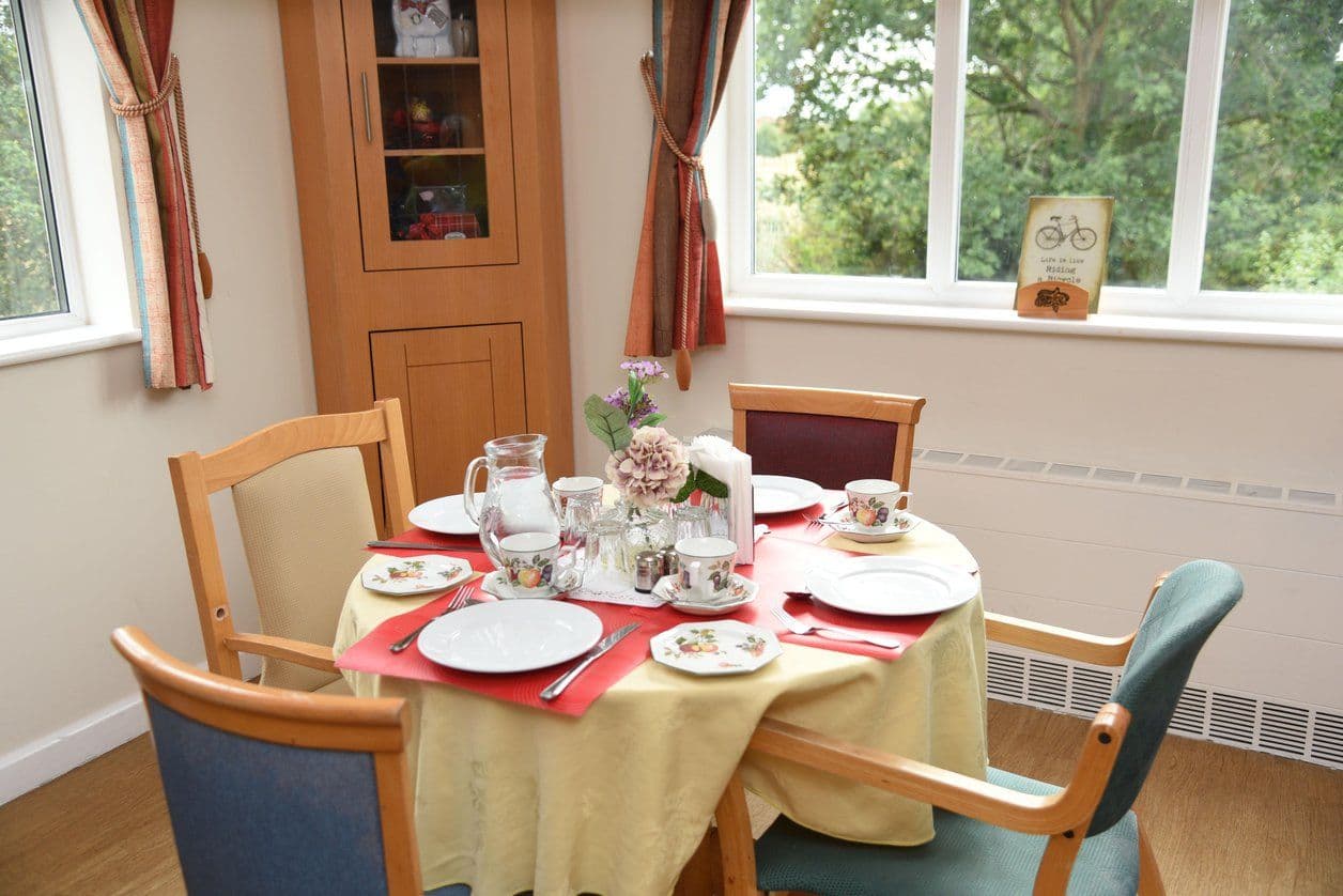 Four Seasons Health Care - The Headington care home 5