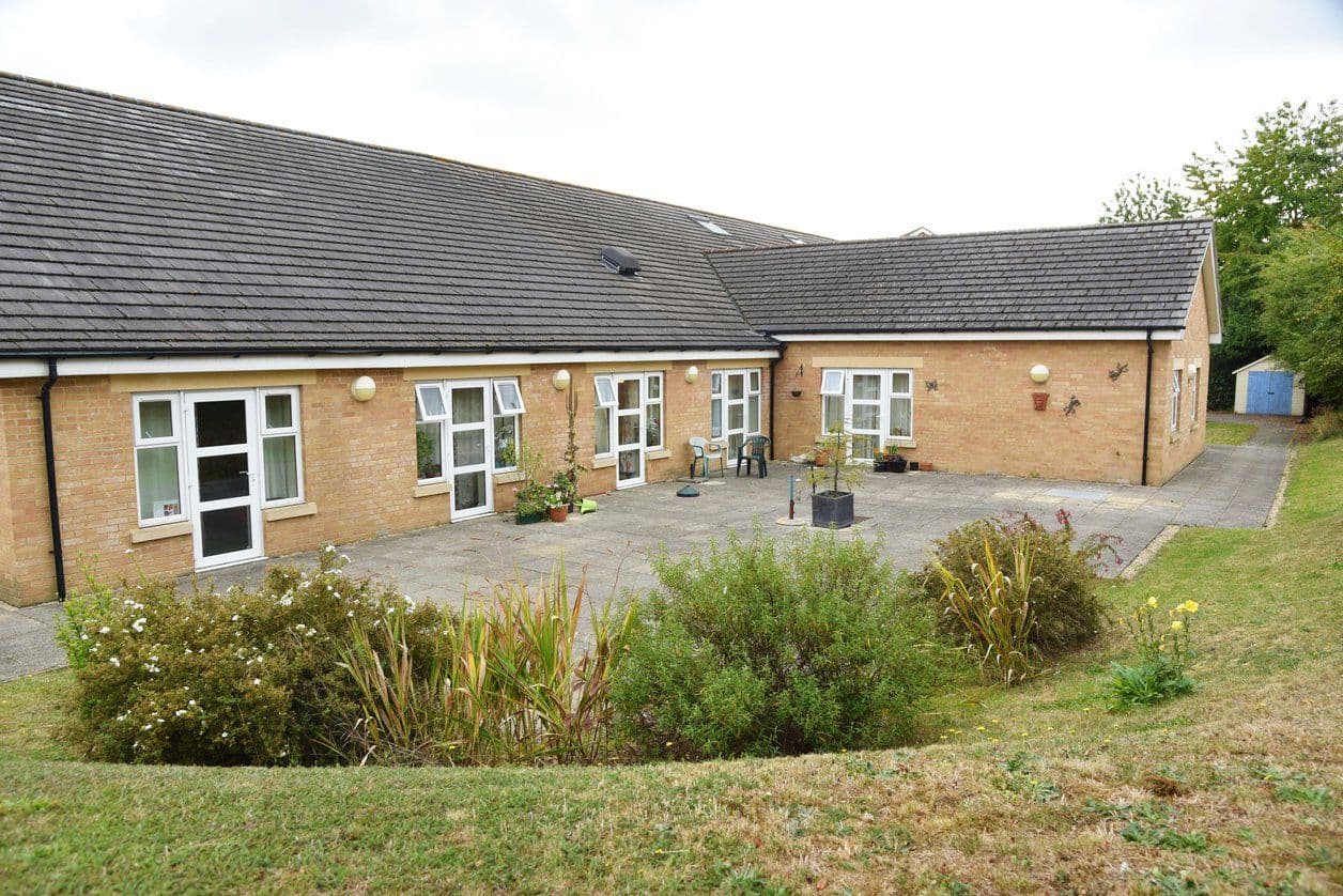 Four Seasons Health Care - The Headington care home 8