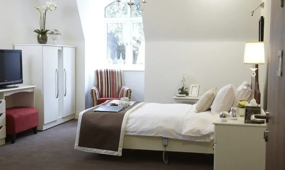 Care UK - Salisbury Manor care home 4