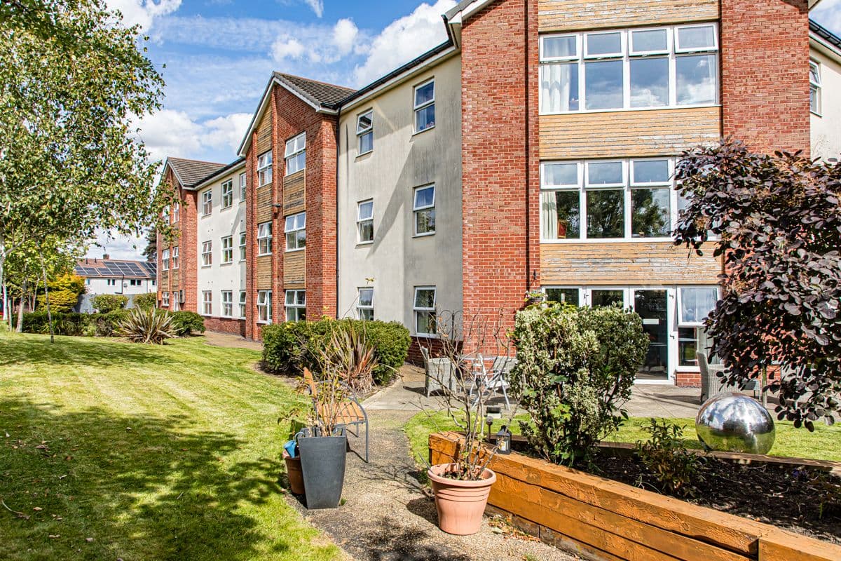 HC-One - Brinnington Hall care home - 012