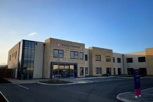 Esmere Gardens-main-image