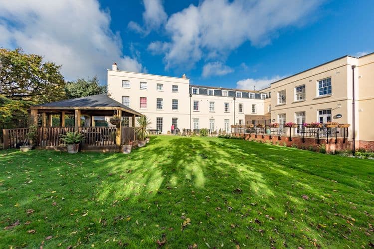 Queen Charlotte-main-image